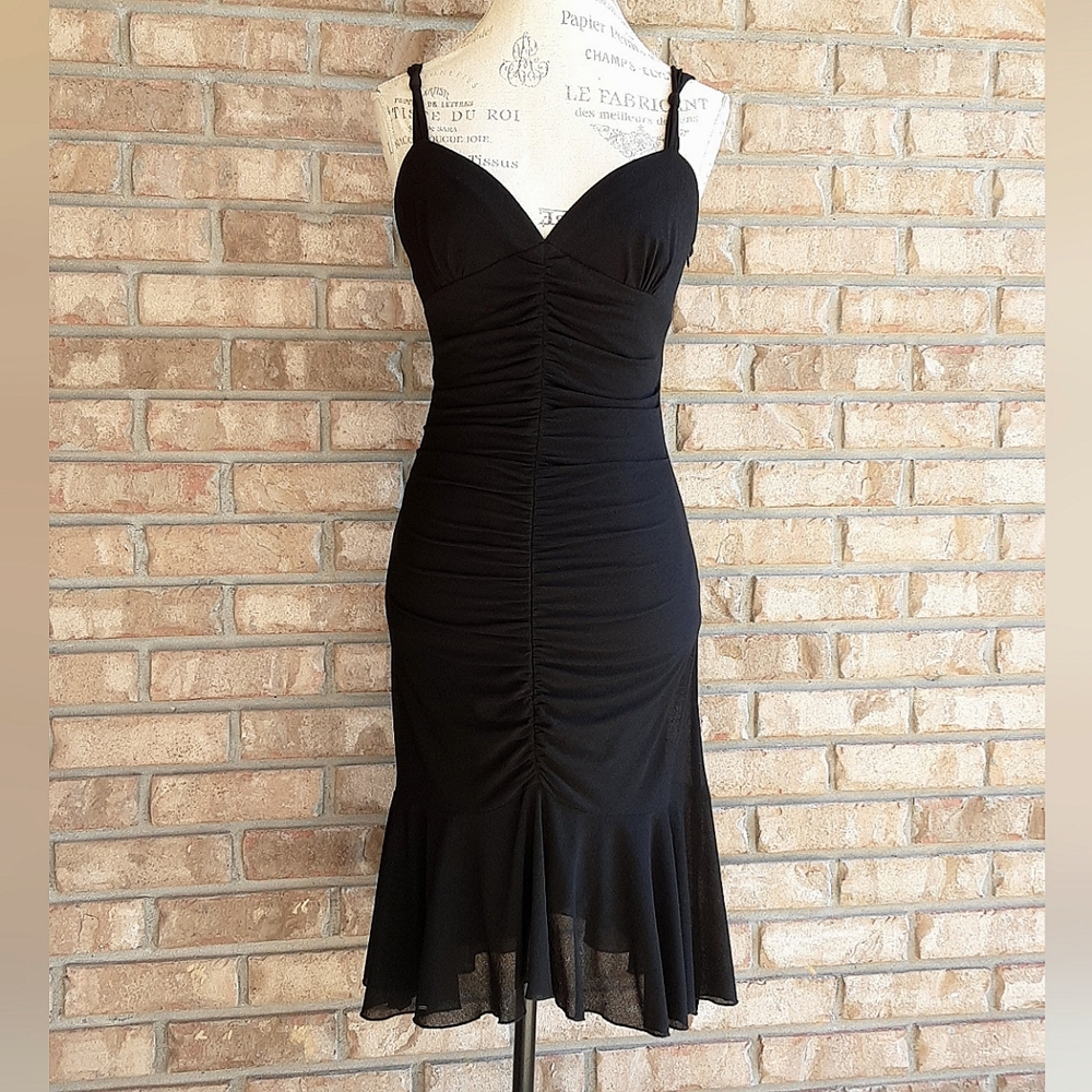Lillie Rubin Black Sleeveless Rushed Ruffle Hem Cocktail Dress.